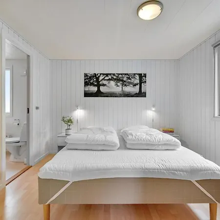 Three-bedroom In Casa de Férias Nordenbro Vesteregn