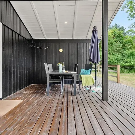 Three-bedroom In Casa de Férias Nordenbro Vesteregn