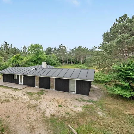 Casa de Férias Three-bedroom In Nordenbro Vesteregn